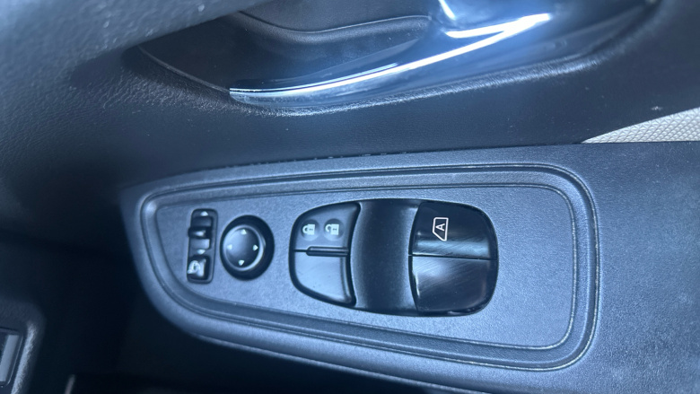 Nissan Micra 0.9 IG-T N-Connecta 5dr Petrol Hatchback